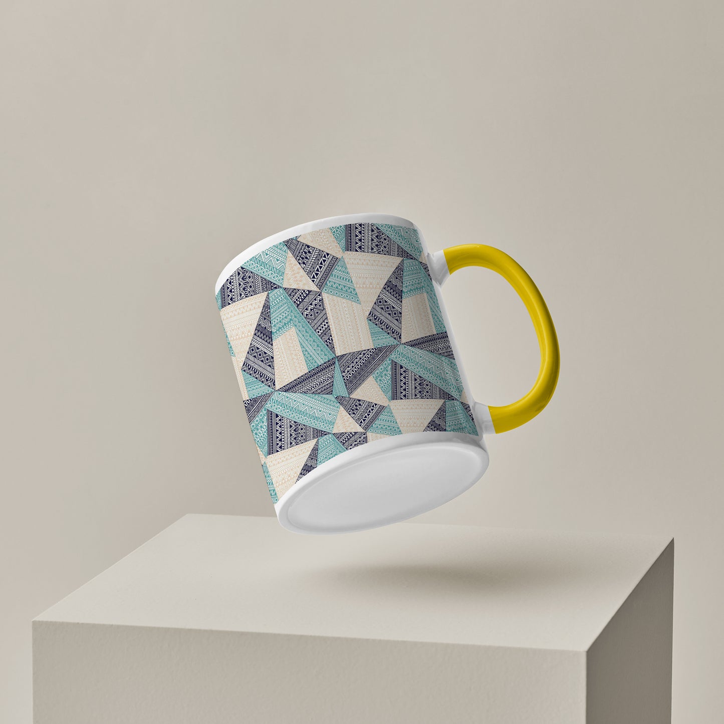 triangle seamless pattern in patchwork style design Pattern Yellow Handle 330 ml Coffee Mug