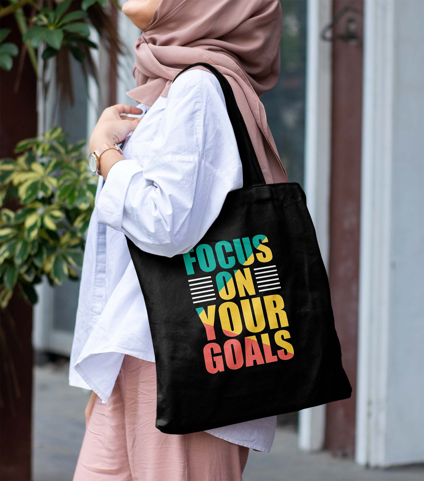 Focus On Yur Goal Printed Black Tote Bag (14 X 16 Inches) For Shopping, College, Travel